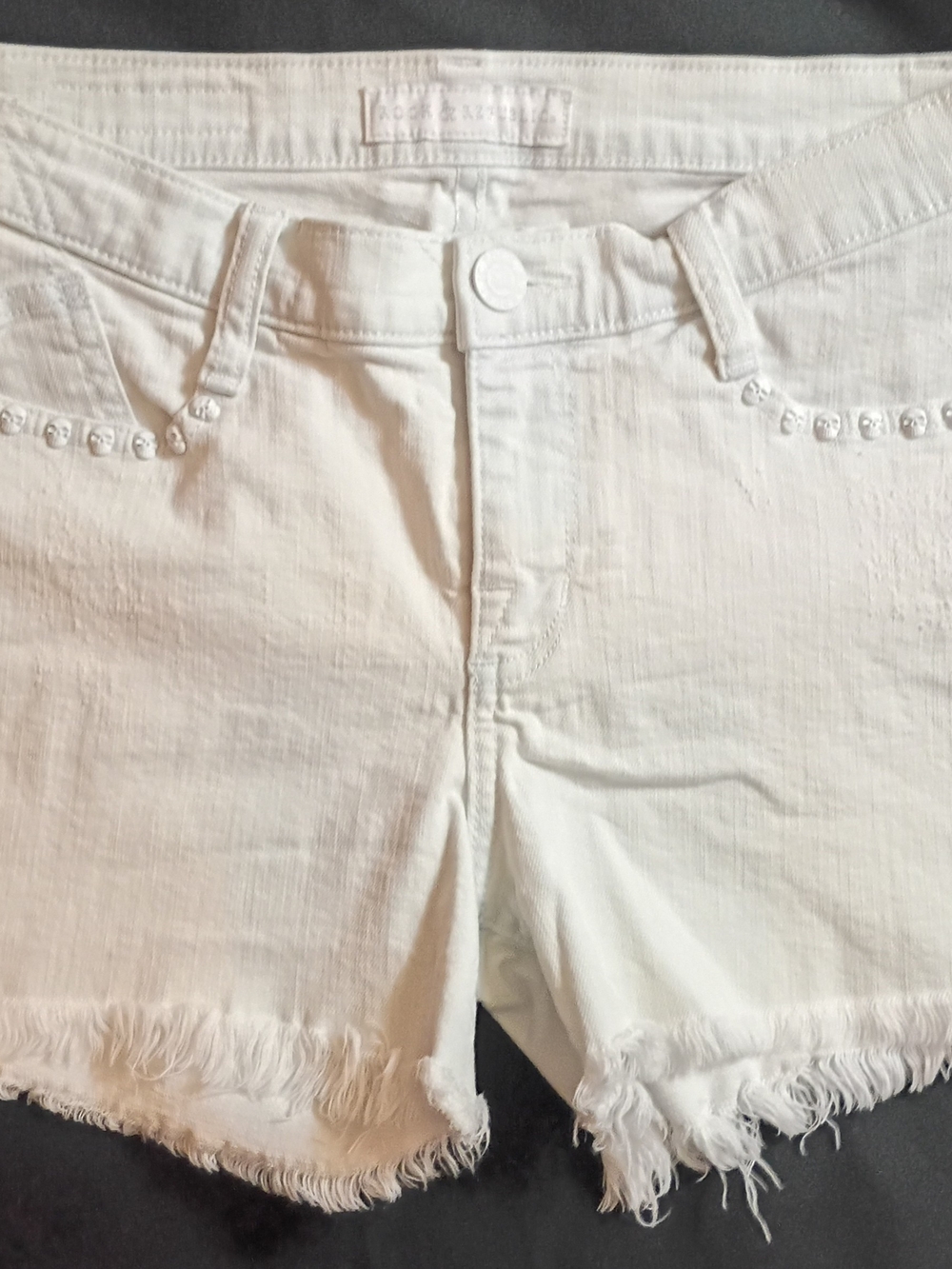 Rock & Republic Skulls White Frayed Hem Cut Off Jean Shorts Women's size 6